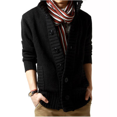 Camisola de colarinho masculino de outono-inverno com agulha espessa e fivela de peito único