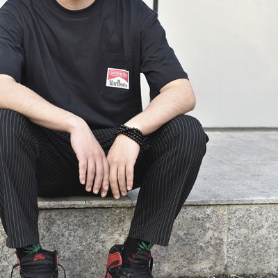Popularidade juvenil T-shirt de skate sem colarinho para 18-24 anos