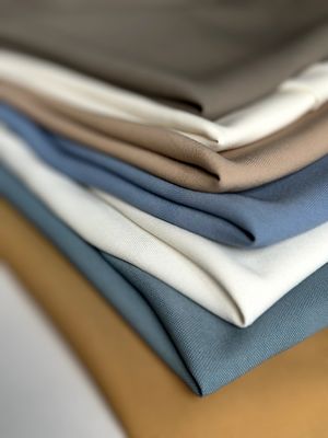 Estilo SLUB 100% Poliéster Antibiótico Estiramento Matte Tecido de cetim seco rápido para vestidos
